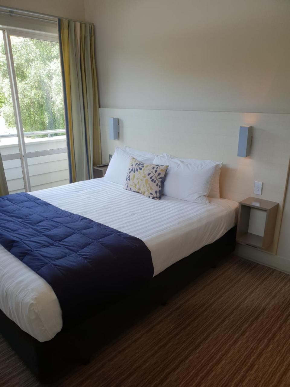 Hananui And Aparthotel Russell
