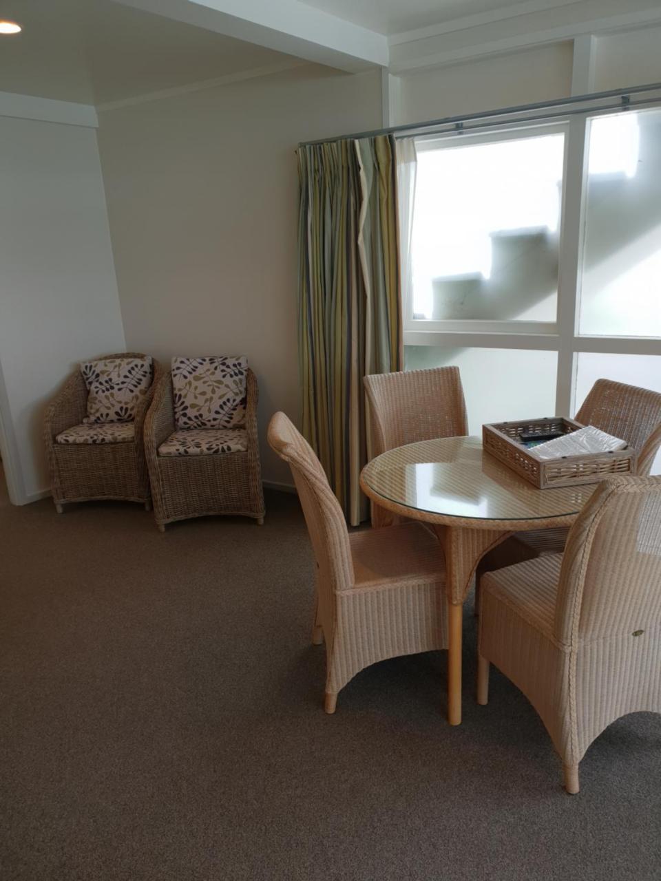 Hananui And Aparthotel Russell