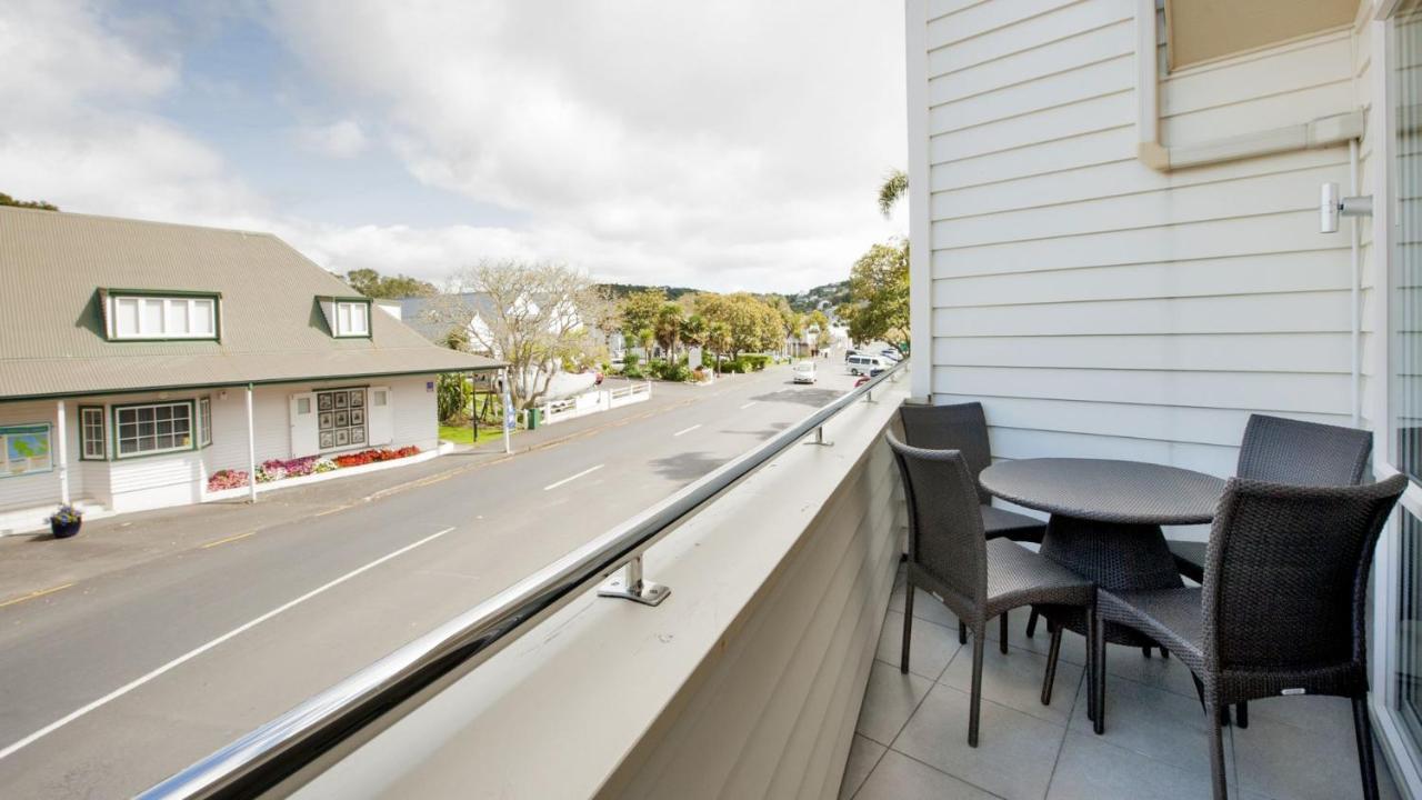 Hananui And Russell